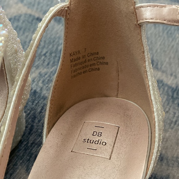 David Bridal shoes size 7 - worn - Picture 2 of 6